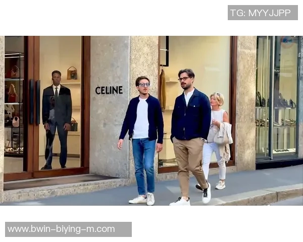 足球球星穿搭解析：从赛场到街头的时尚进化与个性表达